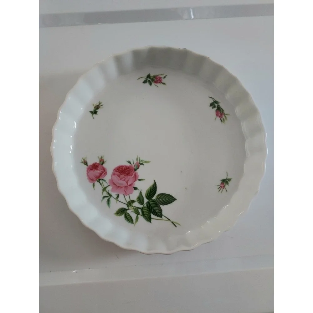 WHITE ROSE FLOWER SCALLOPED CHRISTINE HOLM QUICHE TART PIE DISHWASHER SAFE DISH‎